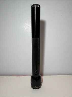 Vintage Maglite Tall Flashlight 14.75” Holds 4 “D” Batteries